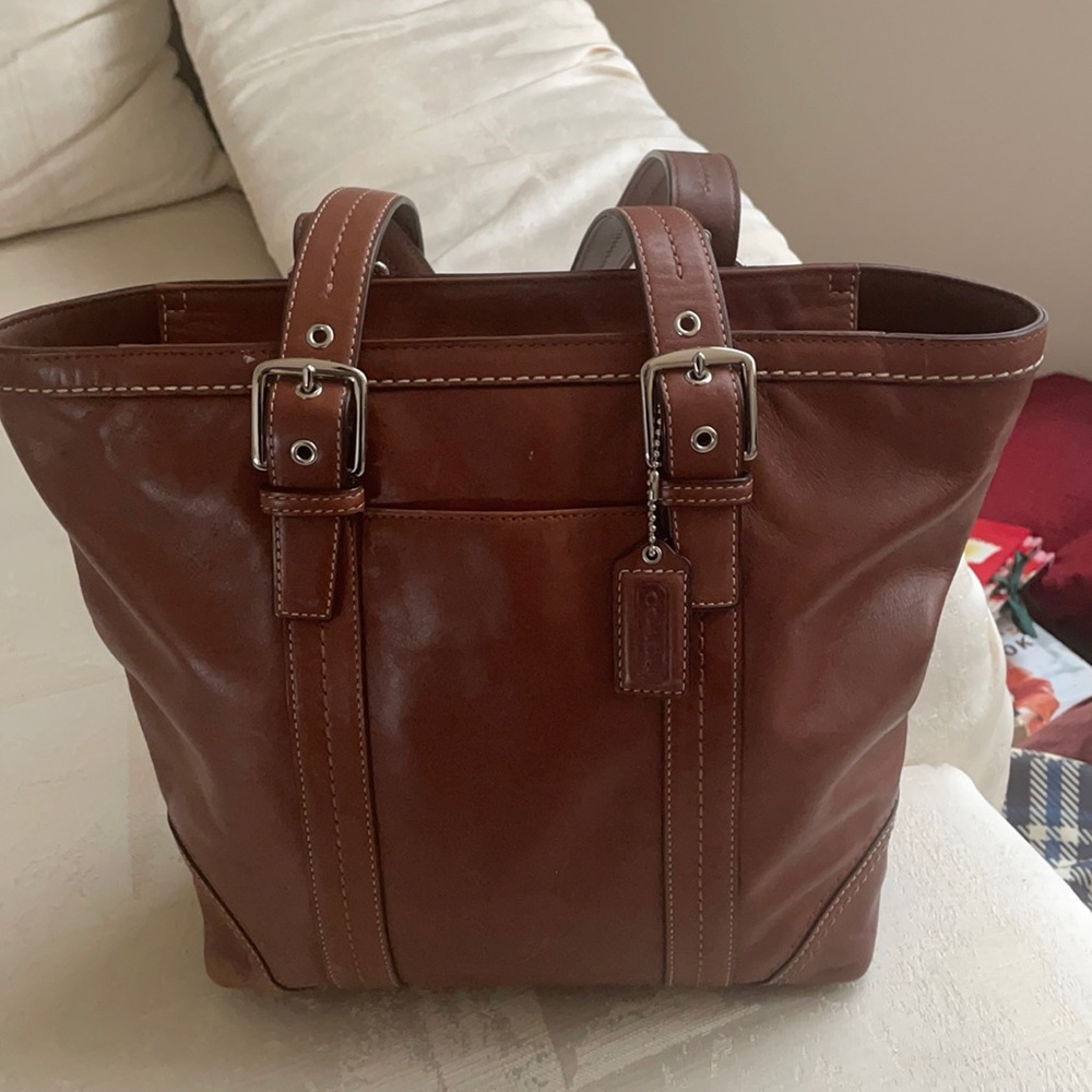 Coach leather shoulder bag